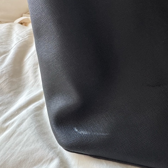 Kate Spade Tote - Picture 3 of 4